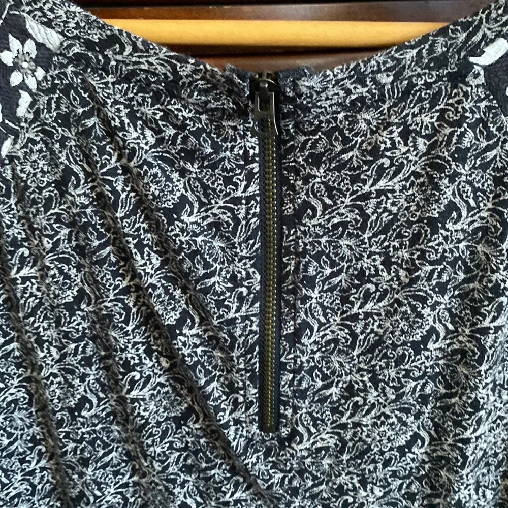 Lucky Brand T shirt - Picture 3 of 5
